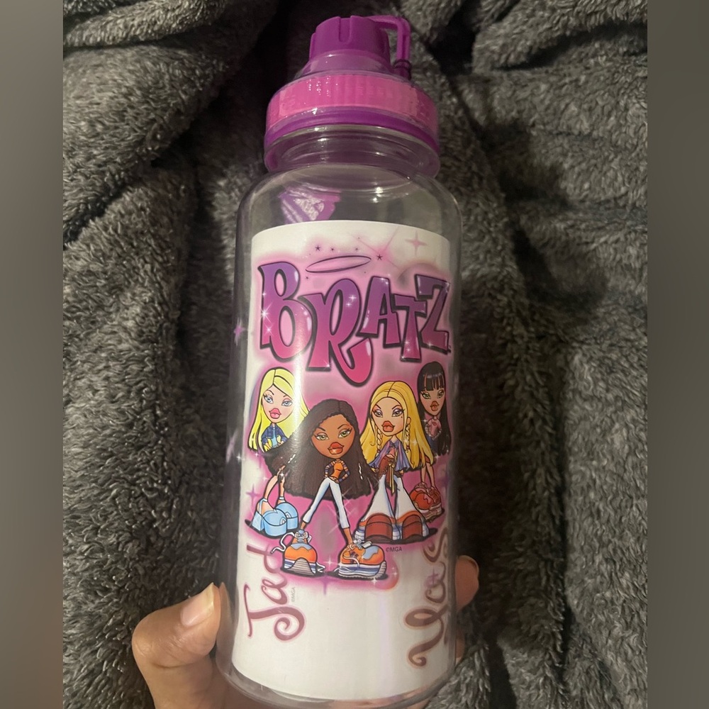 Bratz 32 oz‎ water bottle